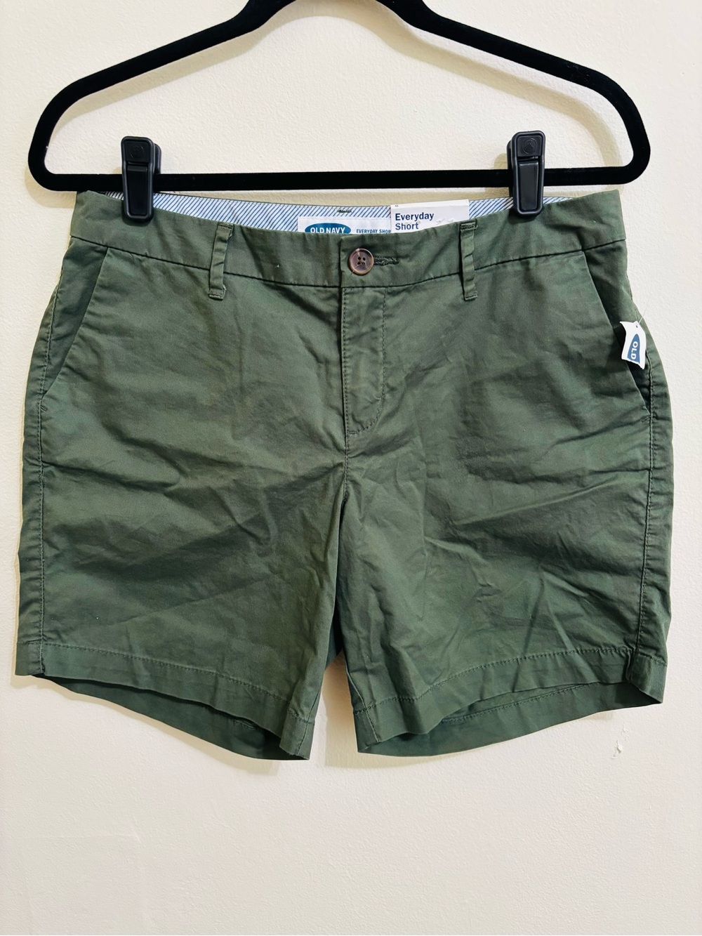 Old Navy Olive Green Women's Everyday Shorts